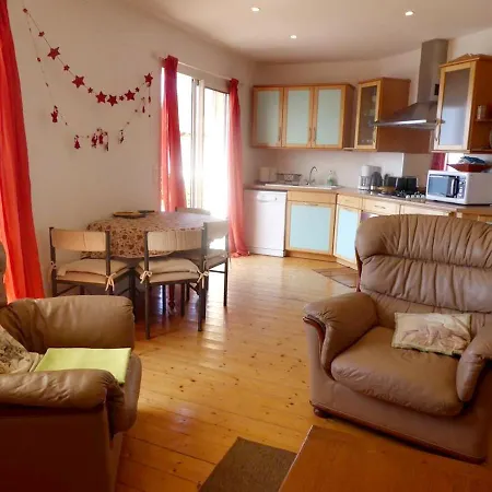 Apartmán De 2 Chambres A Ajaccio A 500 M De La Avec Vue Sur La Terrasse Amenagee Et Wifi *