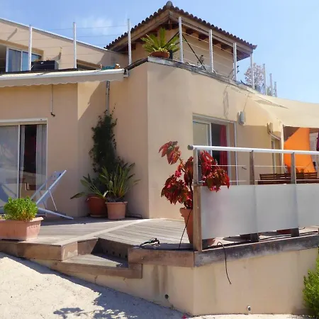 Apartmán De 2 Chambres A Ajaccio A 500 M De La Avec Vue Sur La Terrasse Amenagee Et Wifi *